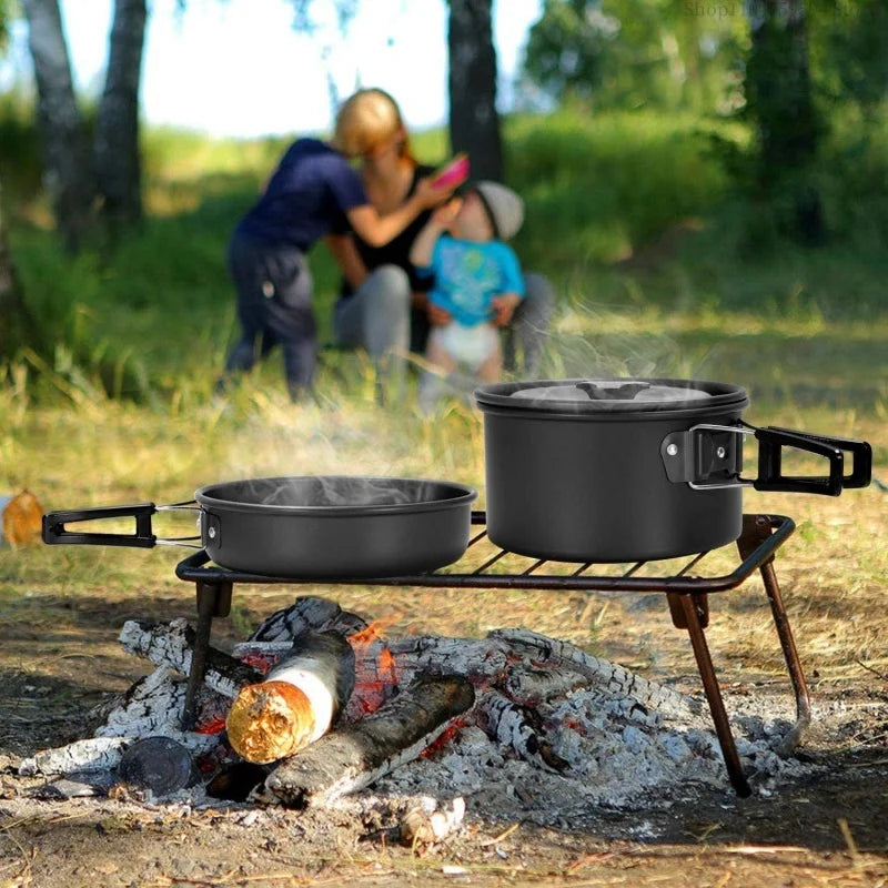 Outdoor cooking equipment - 2-3 person camping pot set